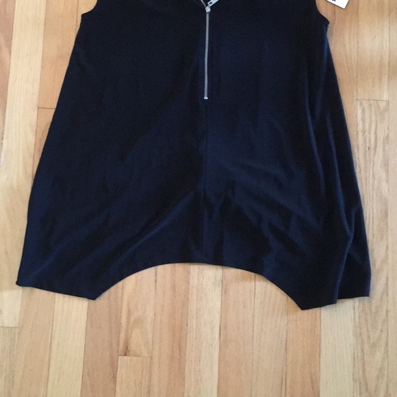 Zippered Sleeveless Top NWT - Picture 4 of 4